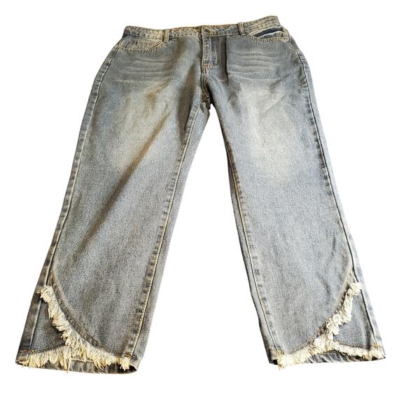 Unbranded Size (35x25) Straight Frayed Angle Hem Cropped Jeans Light Wash Edgy - Picture 1 of 7